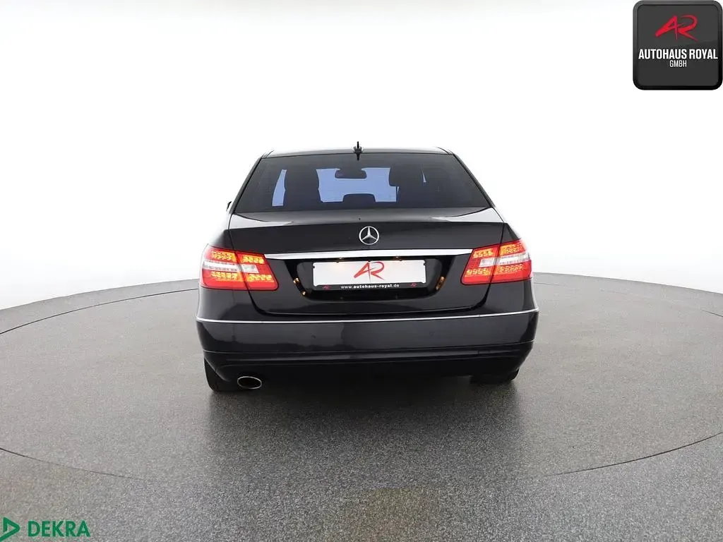Gebraucht Mercedes E250 Avantgarde 204 PS (150 kW) 2009 Schwarz Limousine