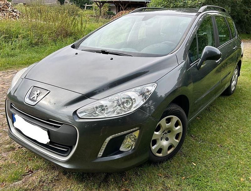 Grau Gebraucht 2013 Peugeot 308 Access Kombi | 4.190 € (Guter Preis) - Bild 1/4