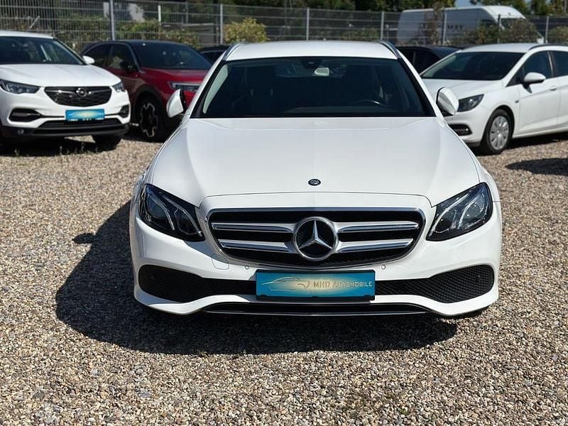 Gebraucht Mercedes E200 Avantgarde 184 PS (135 kW) 2016 Polarweiss  unilack Kombi