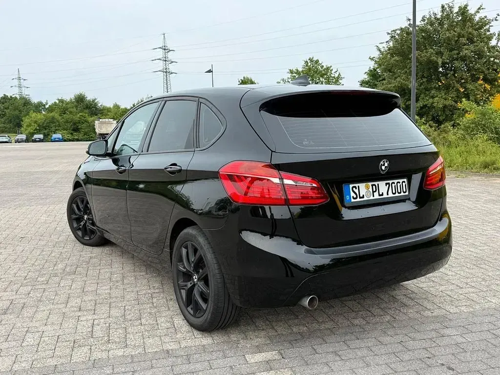 Gebraucht BMW 214 Active Tourer 95 PS (69 kW) 2016 Schwarz Van / Kleinbus