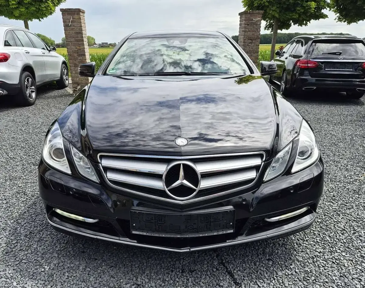 Gebraucht Mercedes E350 306 PS (225 kW) 2011 Obsidianschwarz Coupé