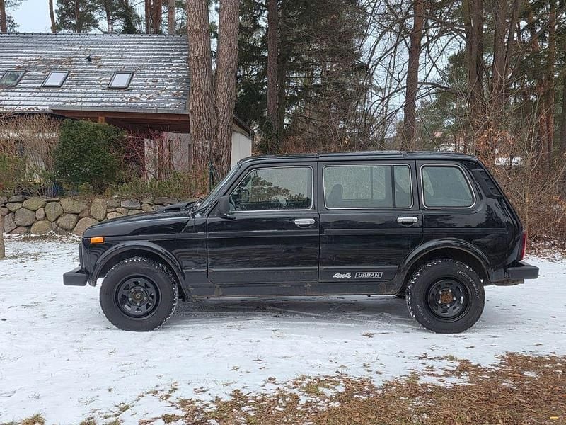 Gebraucht Lada Urban 83 PS (61 kW) 2017 Schwarz SUV