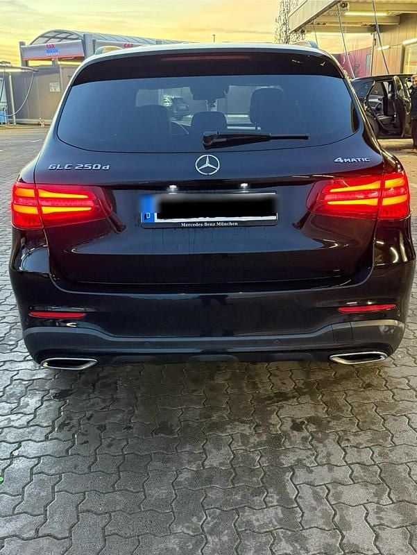 Gebraucht Mercedes GLC250 AMG line 204 PS (150 kW) 2017 Schwarz SUV