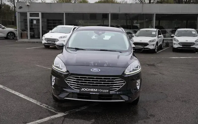 Gebraucht Ford Kuga Titanium 224 PS (164 kW) 2022 Schwarz SUV
