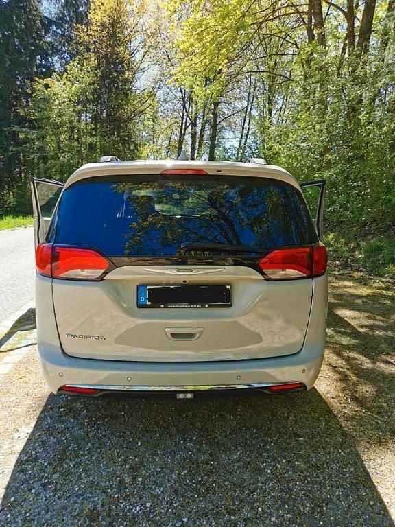 Usado Chrysler Pacifica 291 HP (214 kW) 2017 Branco Monovolume