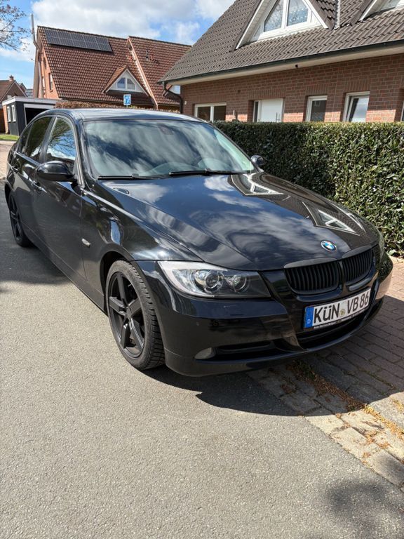 Schwarz Gebraucht 2008 BMW 320 Limousine | 6.250 € (Fairer Preis) - Bild 1/4