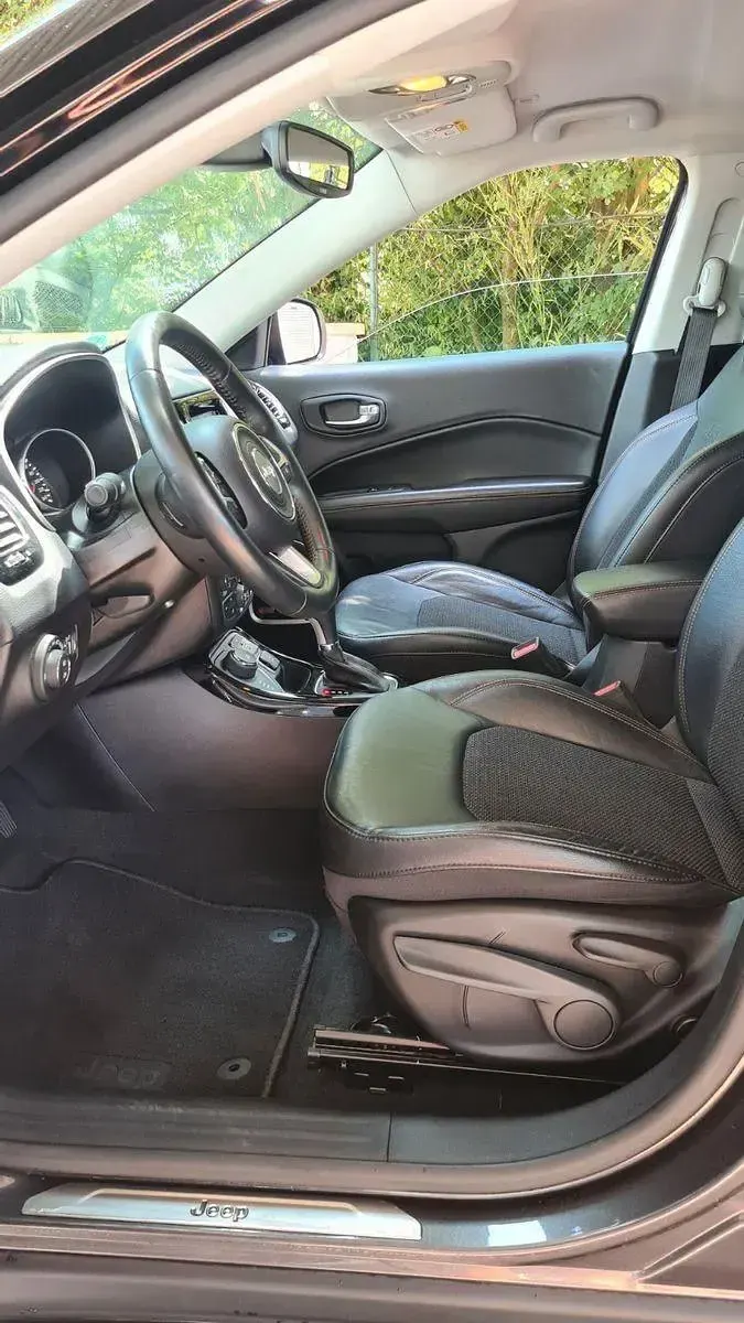Gebraucht Jeep Compass 140 PS (102 kW) 2017 Grau SUV