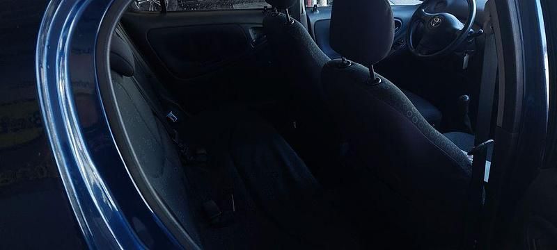 Gebraucht Toyota Yaris 65 PS (47 kW) 2004 Blau Limousine