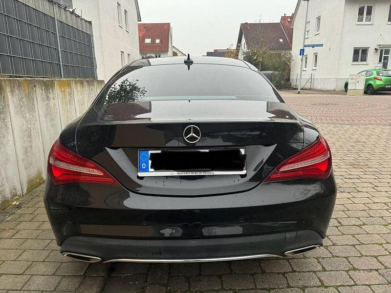 Gebraucht Mercedes CLA180 122 PS (89 kW) 2016 Schwarz Limousine