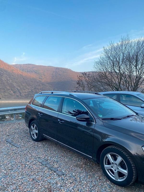 Gebraucht VW Passat 140 PS (102 kW) 2012 Braun Kombi