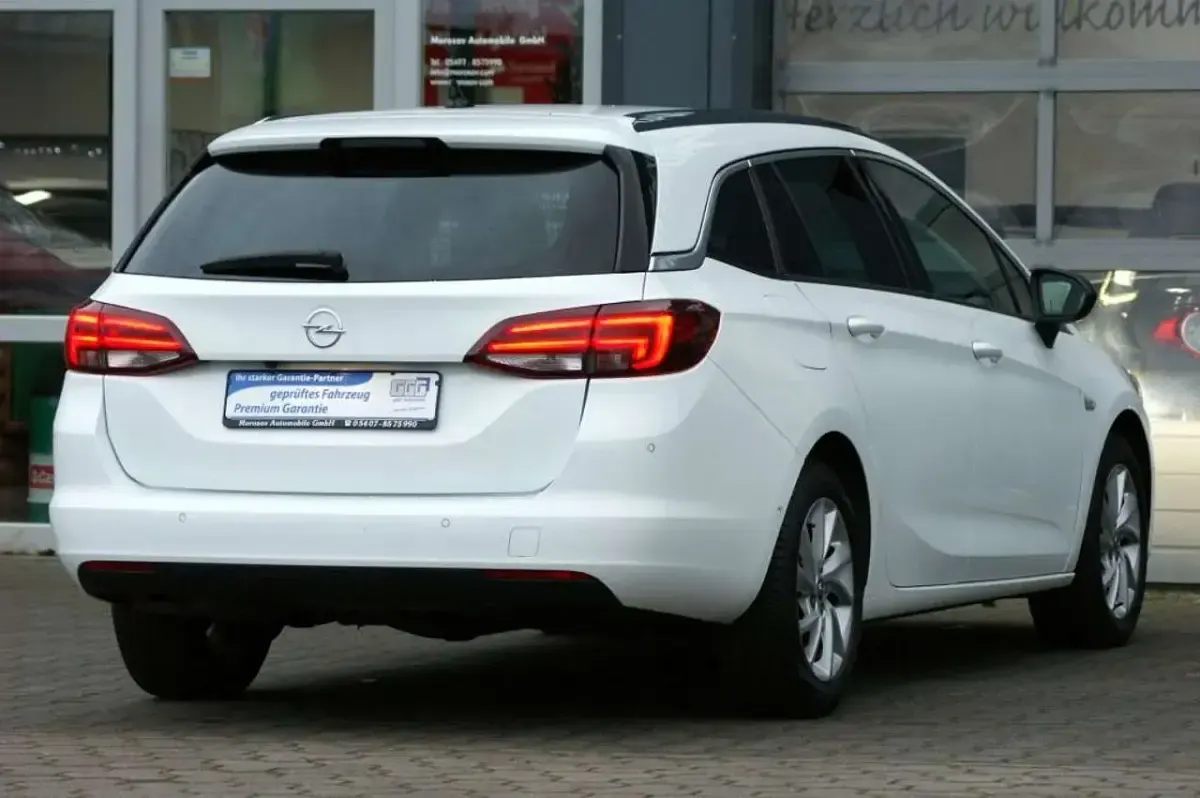 Gebraucht Opel Astra Elegance 122 PS (89 kW) 2021 Schneeweiß Kombi