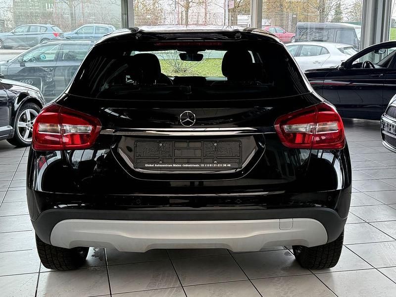 Gebraucht Mercedes GLA200 136 PS (100 kW) 2014 Schwarz SUV