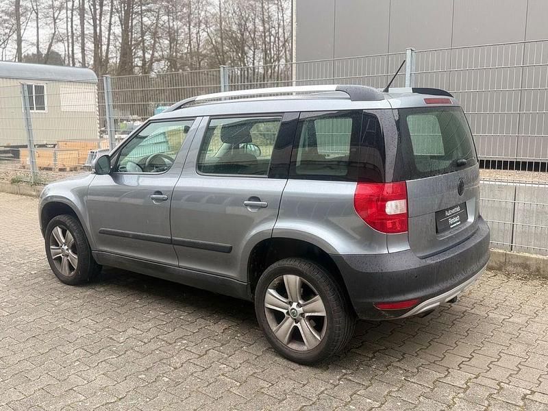 Gebraucht Skoda Yeti 105 PS (77 kW) 2012 Grau SUV