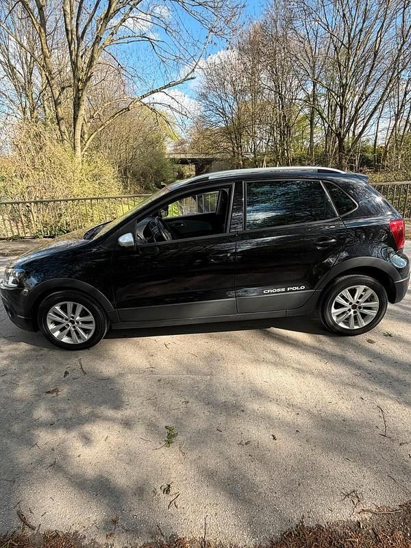 Gebraucht VW Polo Cross 105 PS (77 kW) 2012 Schwarz Kleinwagen