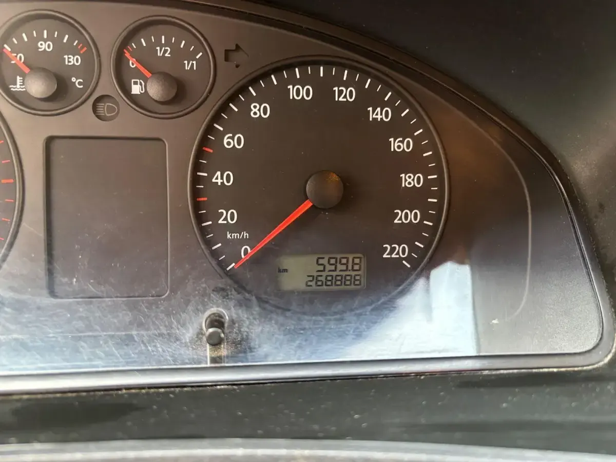 Gebraucht VW Caravelle 131 PS (96 kW) 2008 Orange Van