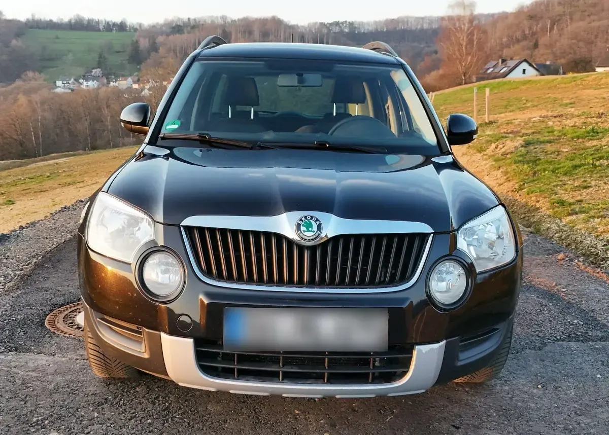 Gebraucht Skoda Yeti Active 105 PS (77 kW) 2011 Schwarz SUV