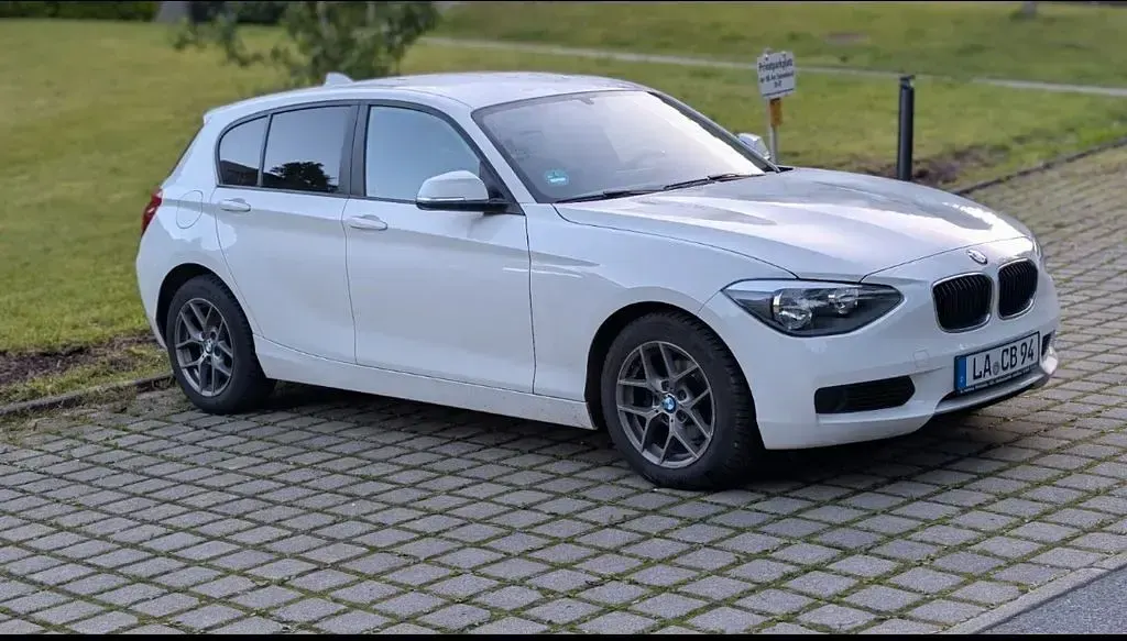 Gebraucht BMW 114 102 PS (75 kW) 2014 Weiß Kleinwagen