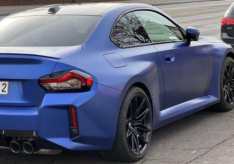 Blau Gebraucht 2024 BMW M2 Shadowline Coupé | 68.750 € (Fairer Preis) - Bild 1/4