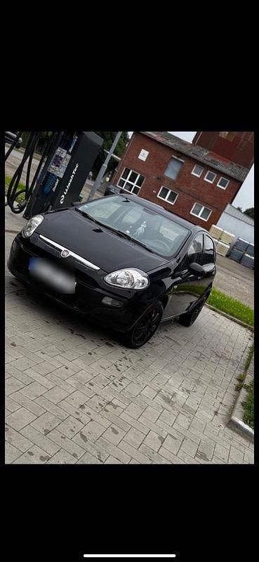 Schwarz Gebraucht 2010 Fiat Punto Kleinwagen | 1.750 € (Fairer Preis) - Bild 1/4