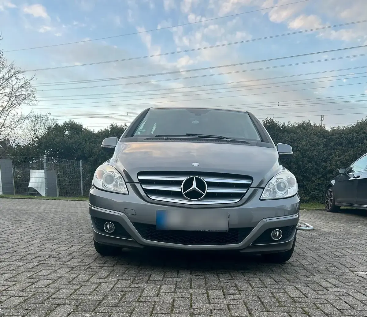 Gebraucht Mercedes B160 70 PS (51 kW) 2010 Grau Van / Kleinbus