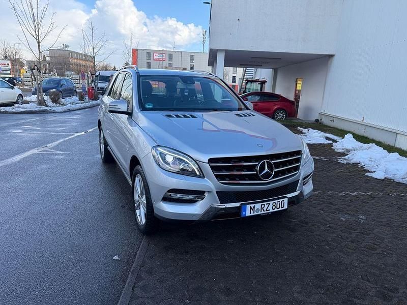 Gebraucht Mercedes ML350 258 PS (189 kW) 2012 Silber SUV