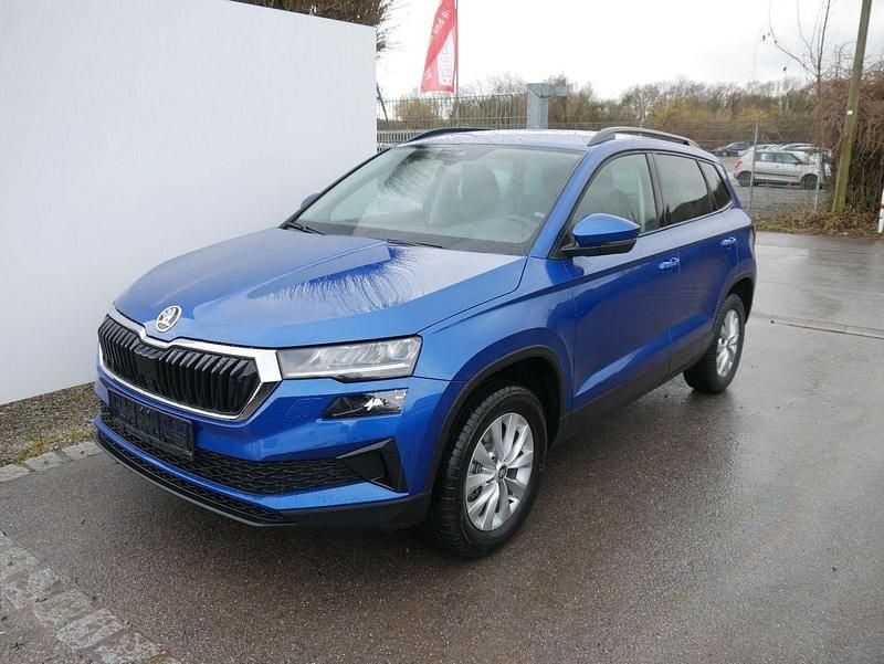 Neu Skoda Karoq Selection 150 PS (110 kW) 2025 Raceblau metallic SUV