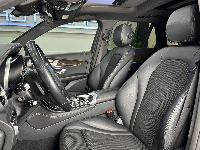 Obsidianschwarz lack Gebraucht 2016 Mercedes GLC250 SUV | 26.850 € (Fairer Preis) - Bild 1/4