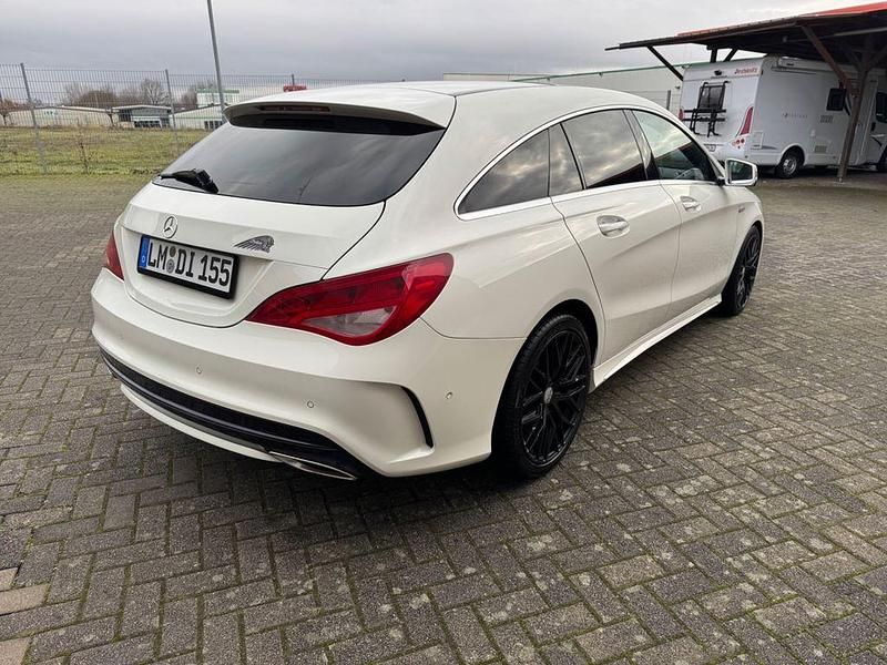 Gebraucht Mercedes CLA220 AMG 177 PS (130 kW) 2016 Weiß Limousine