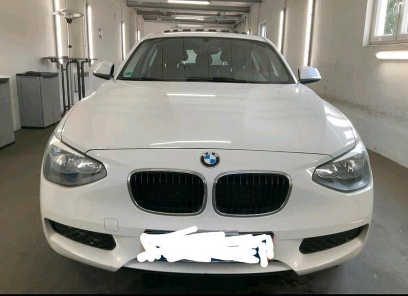 Weiß Gebraucht 2013 BMW 116 Kleinwagen | 6.499 € (Fairer Preis) - Bild 1/4