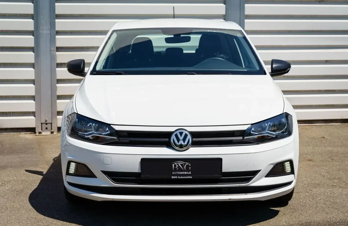 Gebraucht VW Polo Trendline 75 PS (55 kW) 2017 Weiß Kleinwagen