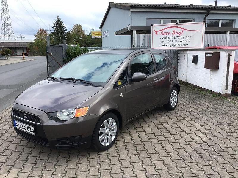 Greyish brown (metallic) Gebraucht 2011 Mitsubishi Colt Limousine | 4.990 € (Etwas zu teuer) - Bild 1/4