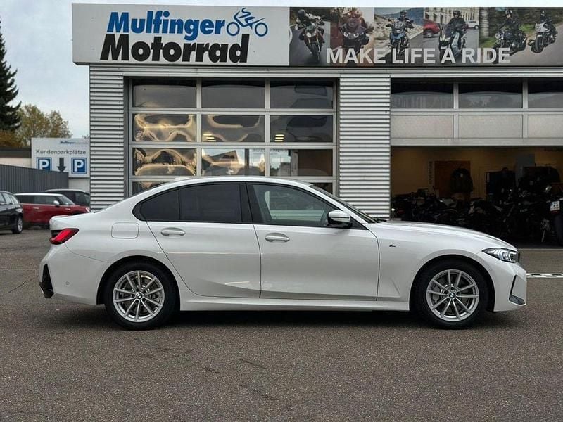 Gebraucht BMW 330 M Sport 245 PS (180 kW) 2025 Alpinweiss Limousine