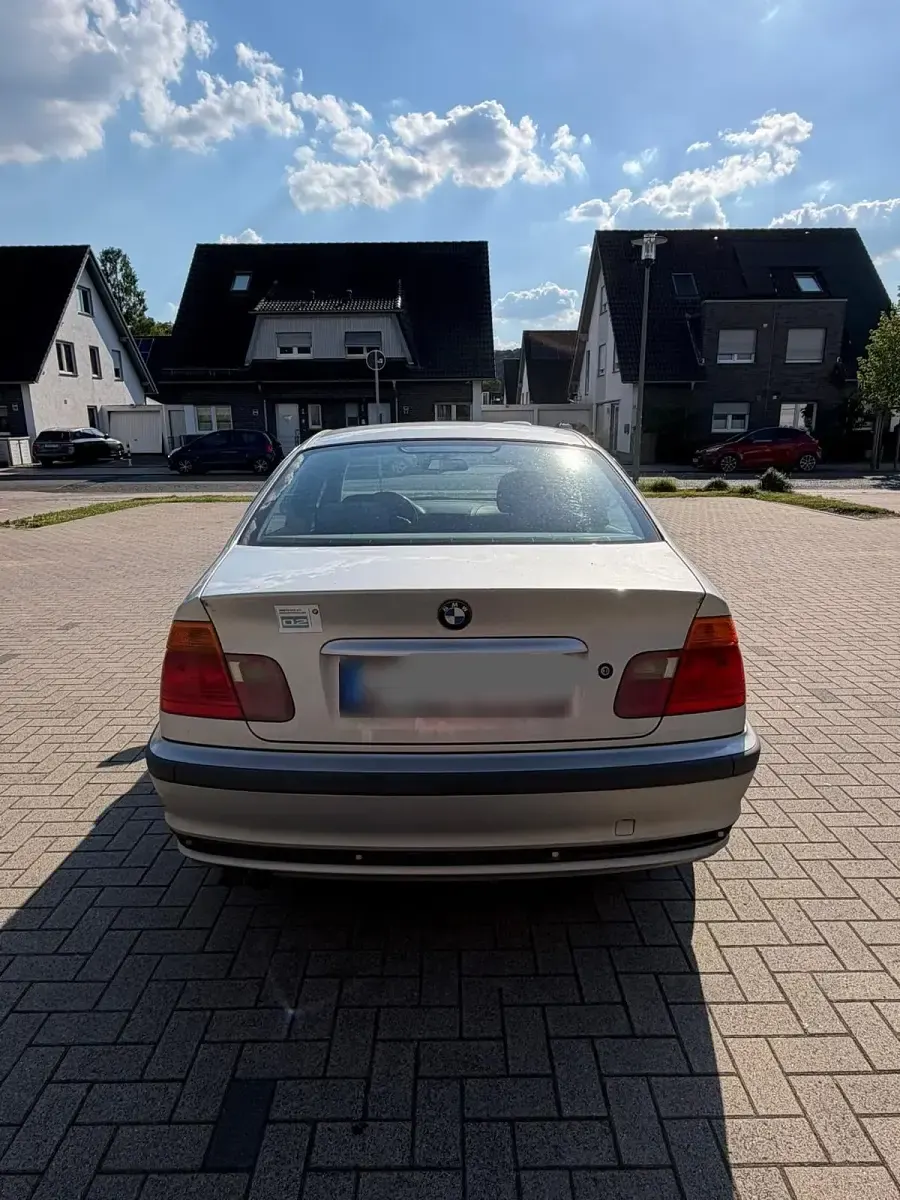 Gebraucht BMW 323 170 PS (125 kW) 1999 Silber Limousine