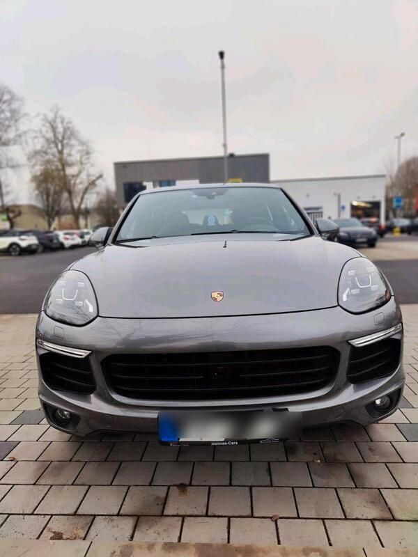 Grau Gebraucht 2016 Porsche Cayenne SUV | 35.000 € (Guter Preis) - Bild 1/4