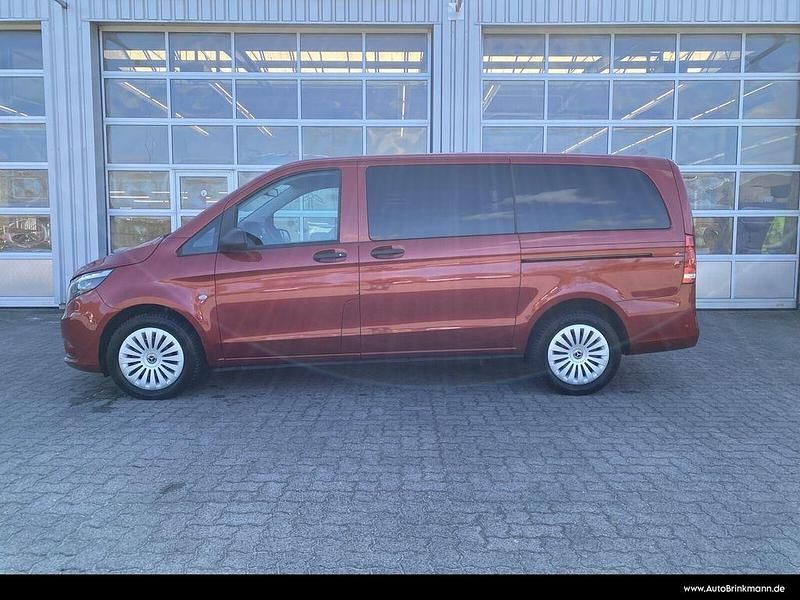 Gebraucht Mercedes Vito 190 PS (139 kW) 2022 Hyazinthrot metallic Van