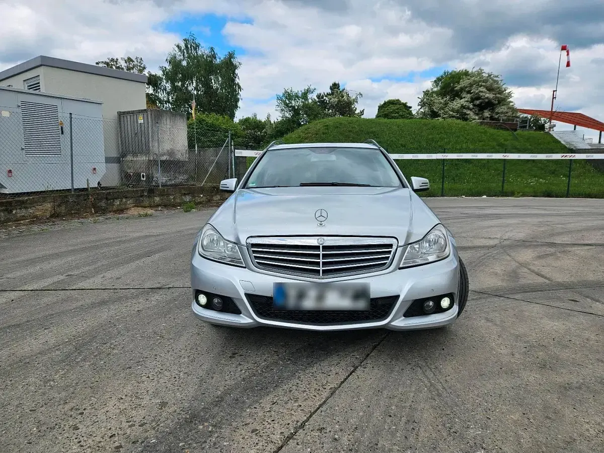 Gebraucht Mercedes C200 136 PS (100 kW) 2012 Grau Kombi