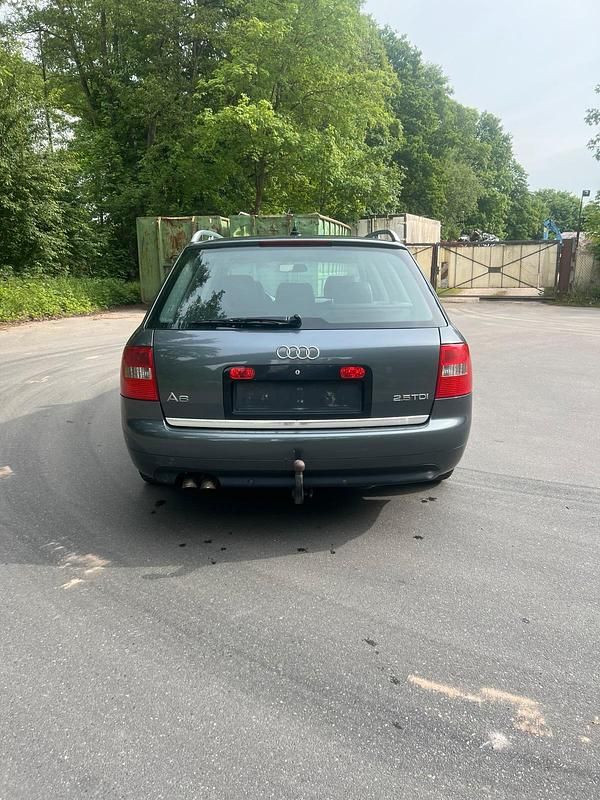 Gebraucht Audi A6 163 PS (119 kW) 2004 Grau Kombi