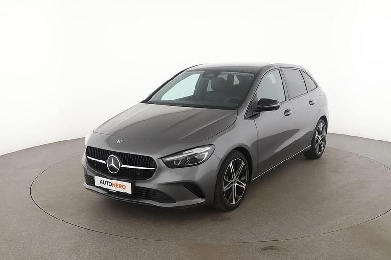Grau Gebraucht 2024 Mercedes B200 Progressive Van / Kleinbus | 32.890 € (Teuer) - Bild 1/3