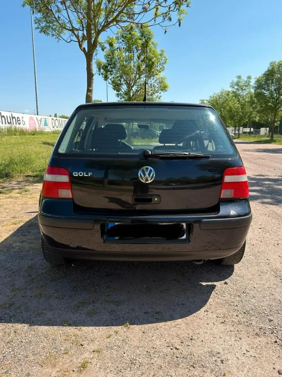 Gebraucht VW Golf IV 75 PS (55 kW) 2003 Schwarz Kleinwagen