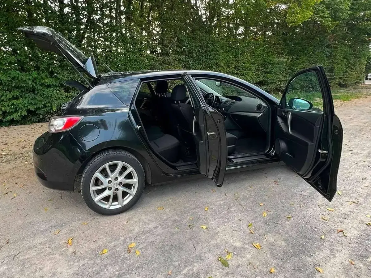 Gebraucht Mazda 3 Prime-Line 105 PS (77 kW) 2013 Schwarz Limousine