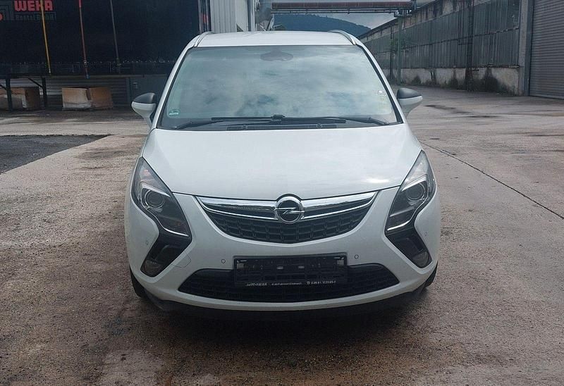 Weiß Gebraucht 2015 Opel Zafira Tourer Style Van / Kleinbus | 5.900 € (Guter Preis) - Bild 1/4