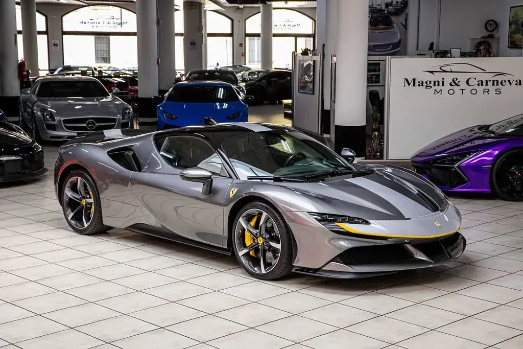 Gebraucht Ferrari SF90 999 PS (734 kW) 2023 Grau