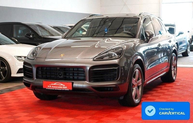 Grau Gebraucht 2020 Porsche Cayenne S SUV | 54.950 € - Bild 1/4