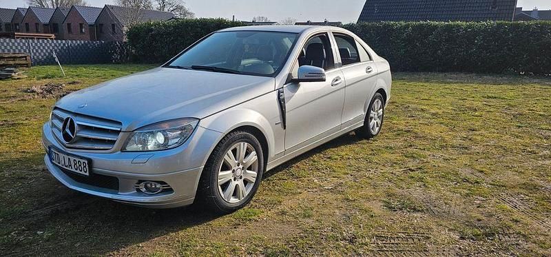 Gebraucht Mercedes C180 156 PS (114 kW) 2010 Silber Limousine