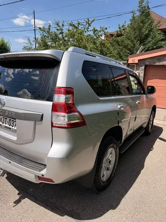 Gebraucht Toyota Land Cruiser 177 PS (130 kW) 2017 Silber SUV