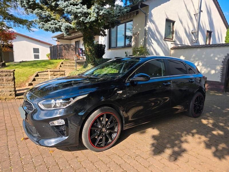 Schwarz Gebraucht 2020 Kia Ceed Vision Limousine | 19.500 € (Fairer Preis) - Bild 1/4