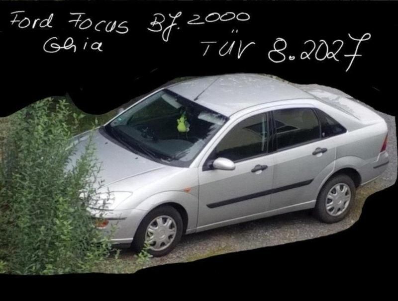 Silber Gebraucht 2000 Ford Focus Ghia Limousine | 2.500 € (Teuer) - Bild 1/4