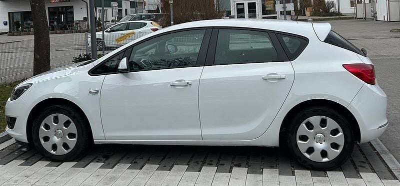 Gebraucht Opel Astra 120 PS (88 kW) 2015 Weiß Limousine