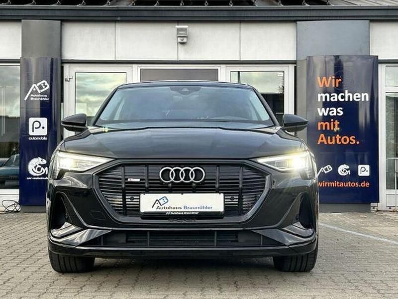 Brillantschwarz Gebraucht 2022 Audi e-tron S-Line SUV | 34.950 € (Guter Preis) - Bild 1/4