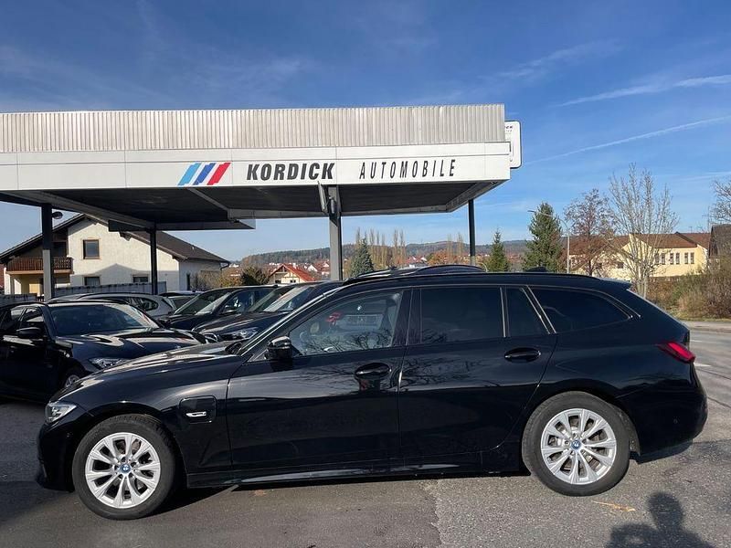 Gebraucht BMW 320 Shadowline 204 PS (150 kW) 2022 Schwarz ii uni (668) Kombi